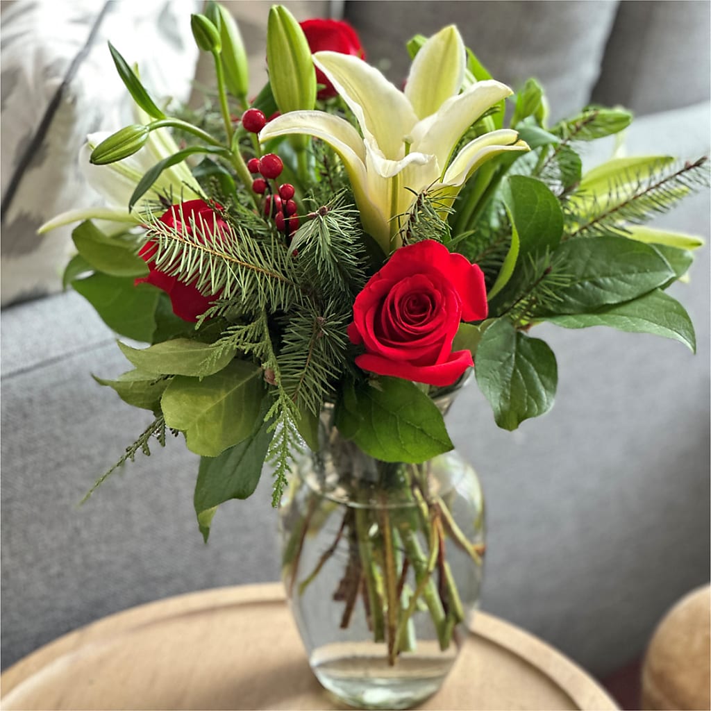 Sparkling Snowflakes Bouquet –  Flowers In The 419, Toledo OH