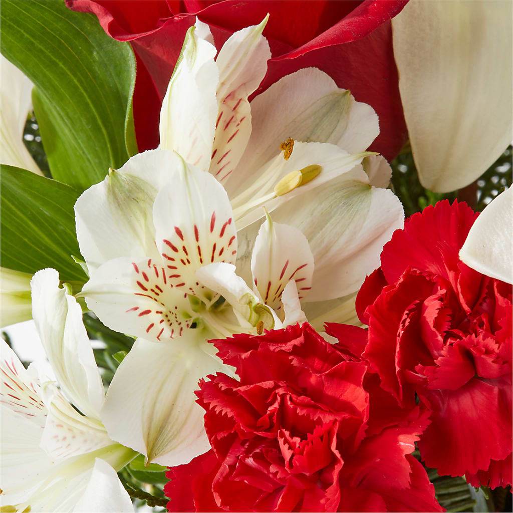 Holiday Season Bouquet –  Flowers In The 419, Toledo OH